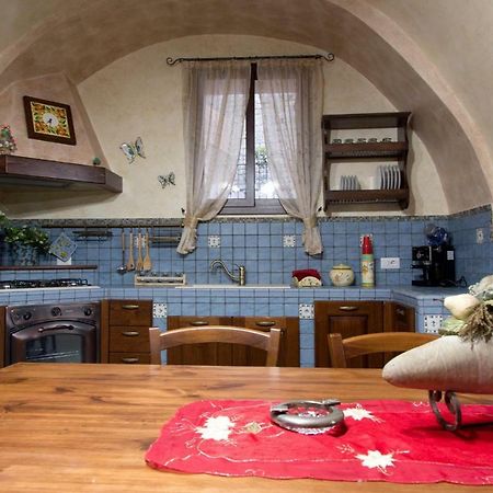 Bed & Breakfast Via Venezia Regalbuto Exterior photo