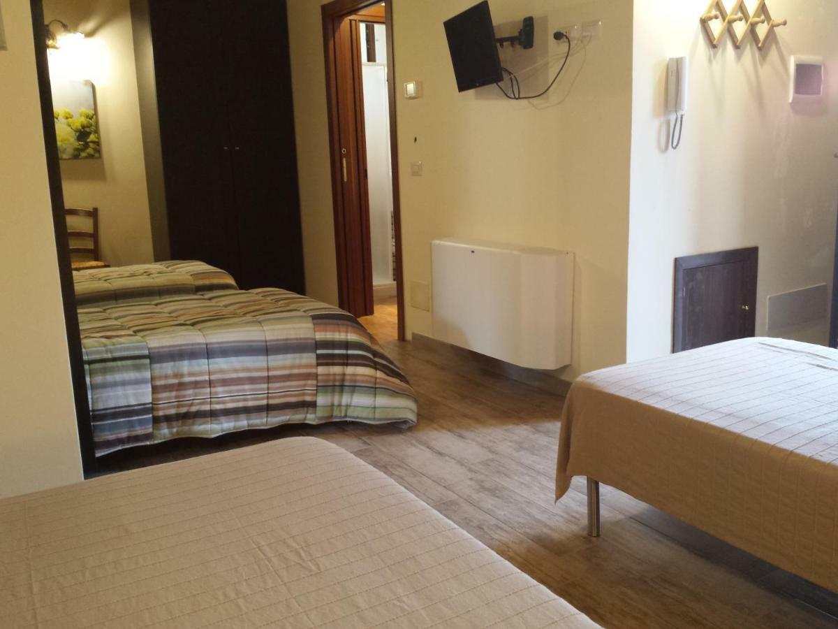 Bed & Breakfast Via Venezia Regalbuto Exterior photo