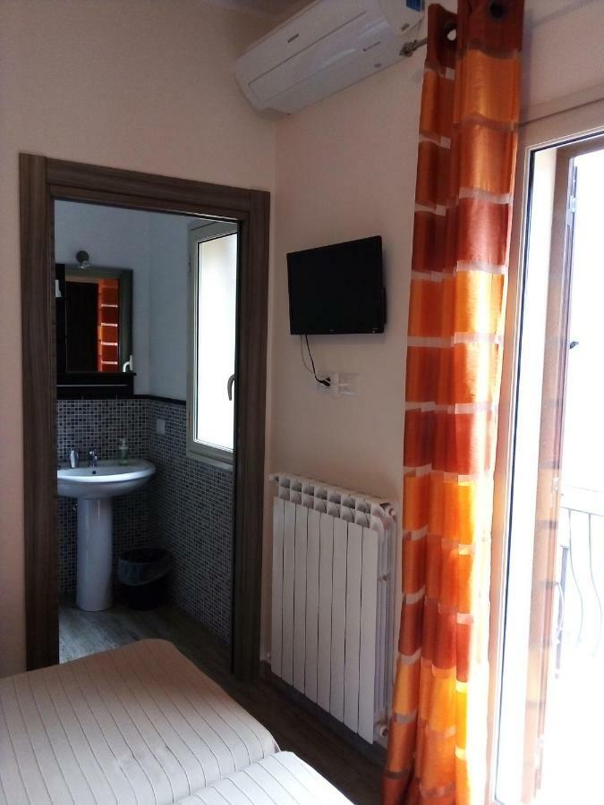 Bed & Breakfast Via Venezia Regalbuto Exterior photo